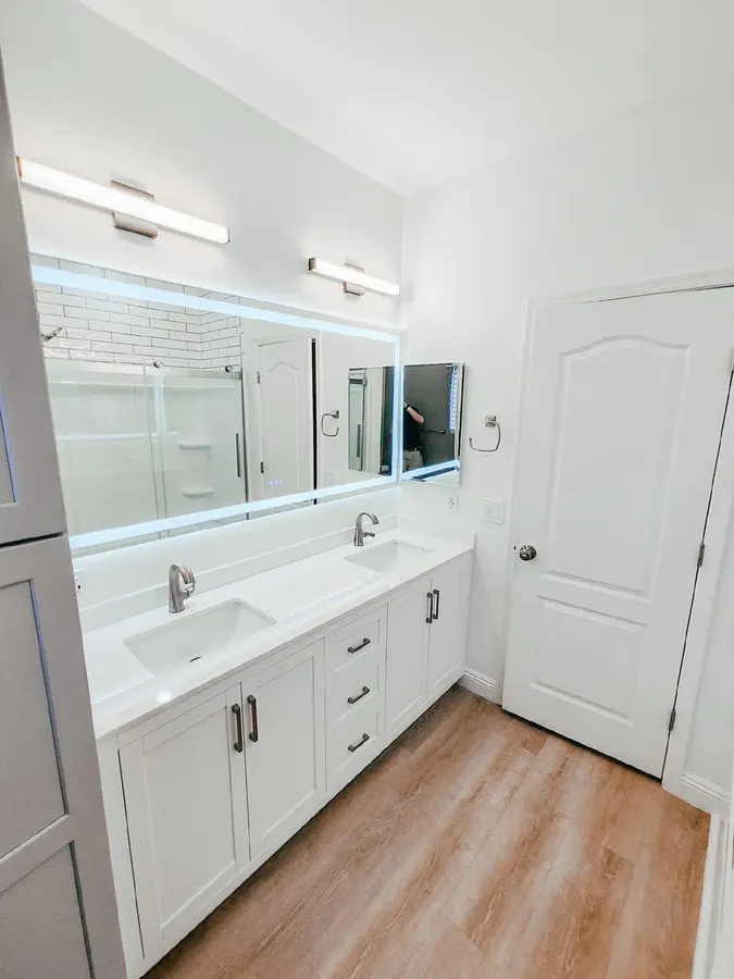 Double vanity with LED mirror, White Mountains, AZ