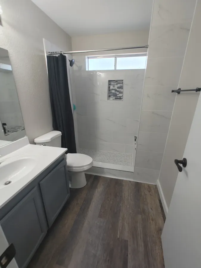 Walk-in shower with tile niche, White Mountains, AZ